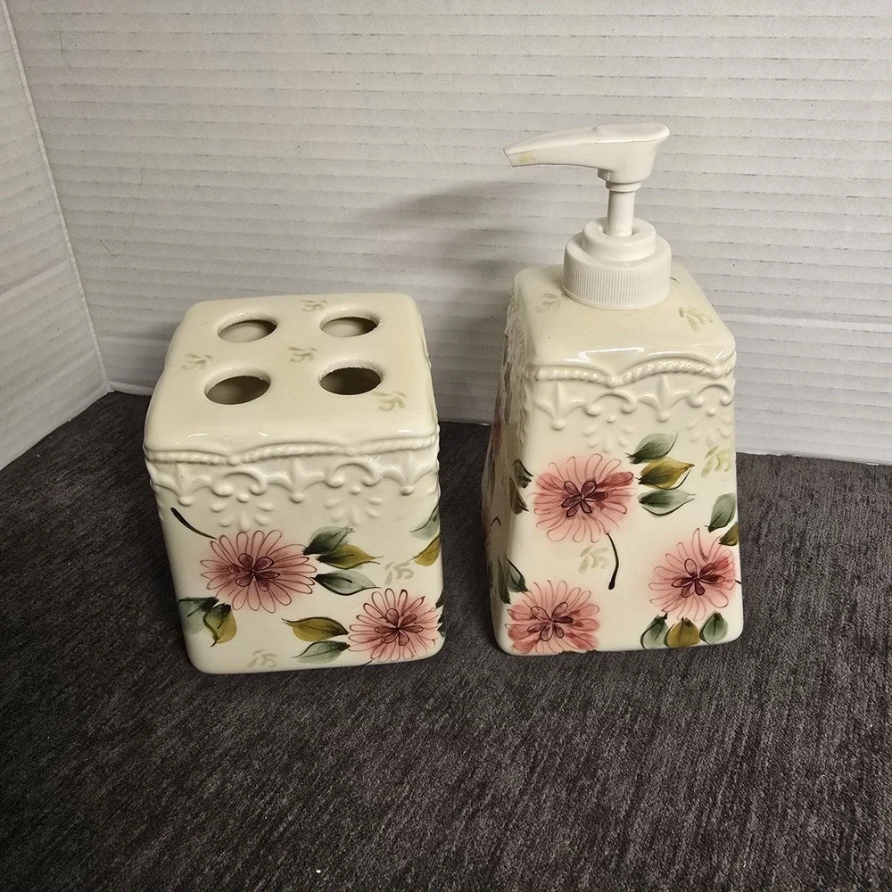 CERAMIC SOAP DISPENSER MATCHING TOOTHBRUSH HOLDER Rite of Spring